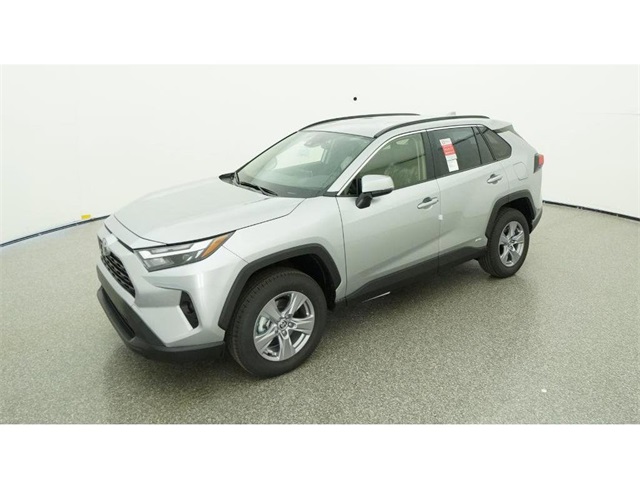 2025 Toyota RAV4 XLE's photo