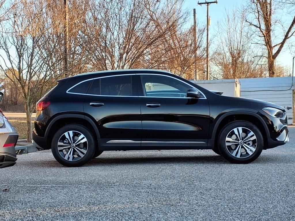2025 Mercedes Benz GLA 250 photo 3