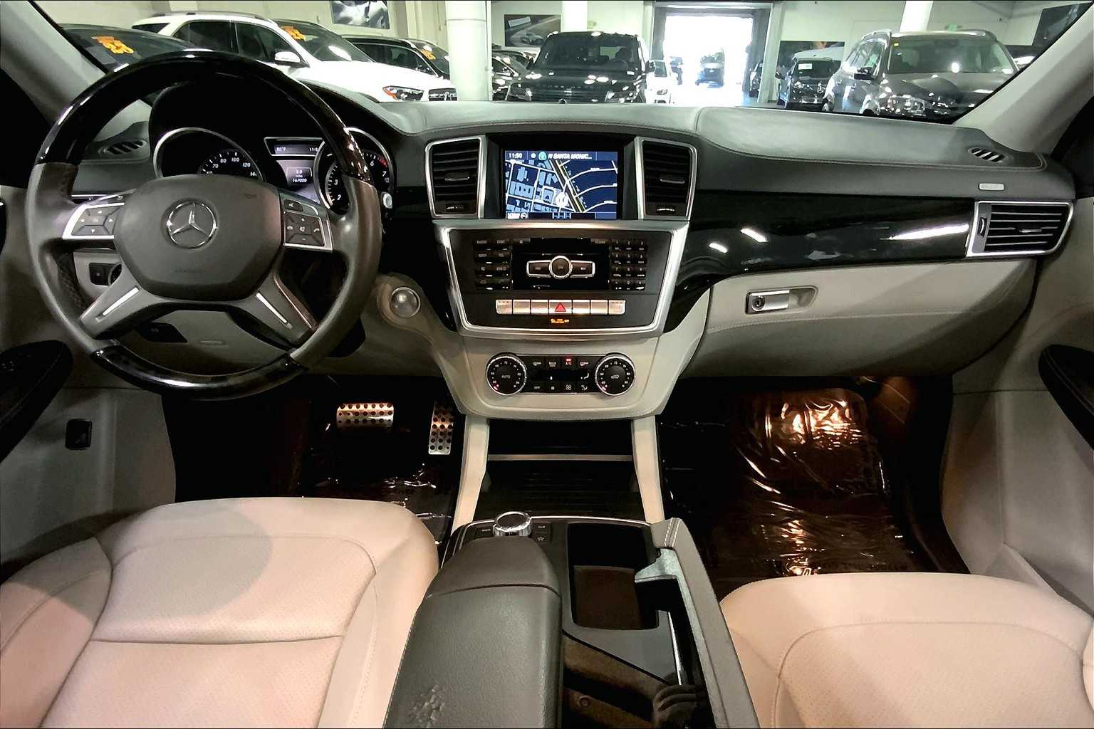 2015 Mercedes Benz ML 350 photo 13