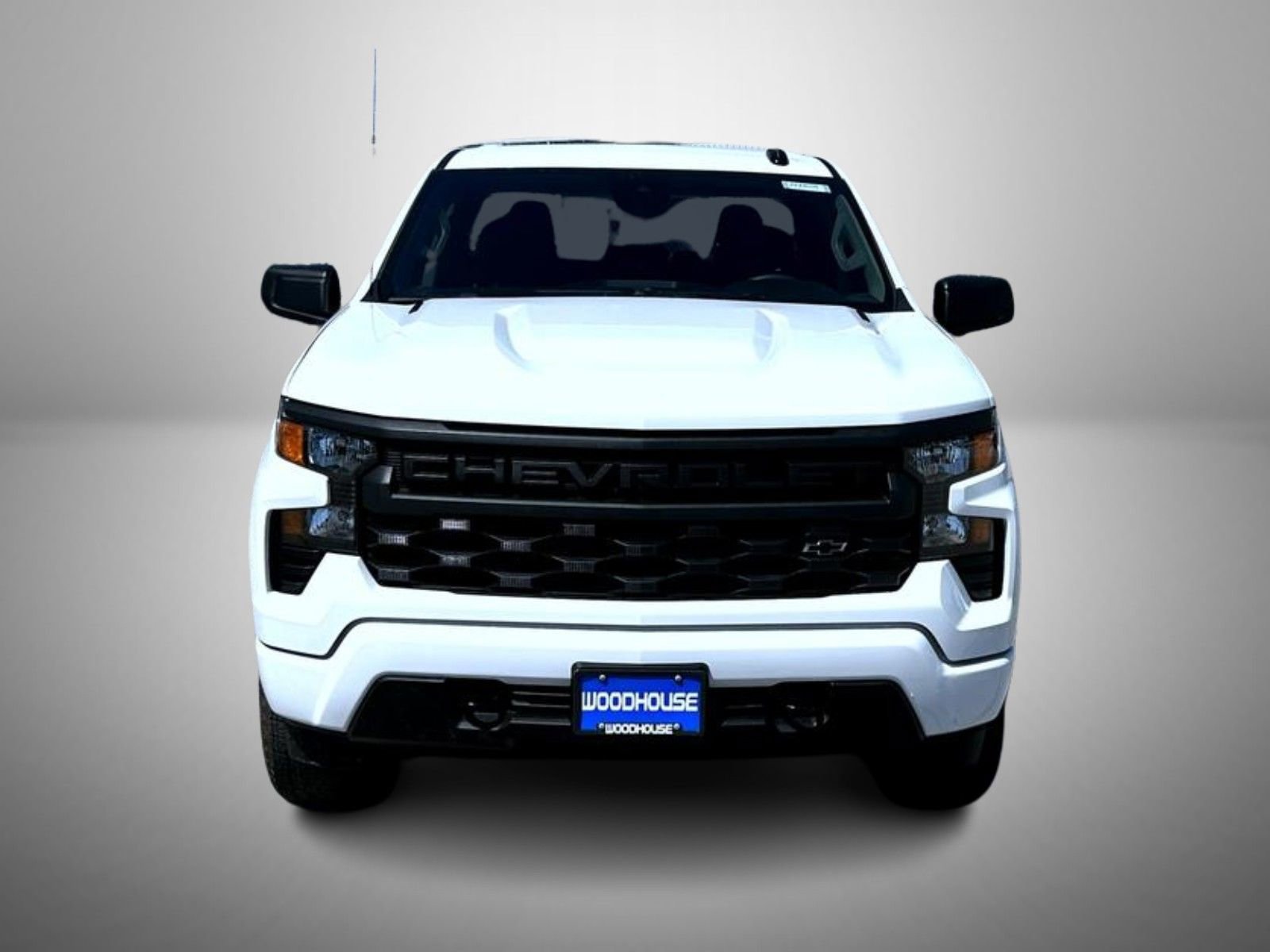 2025 Chevrolet Silverado 1500 Custom photo 2