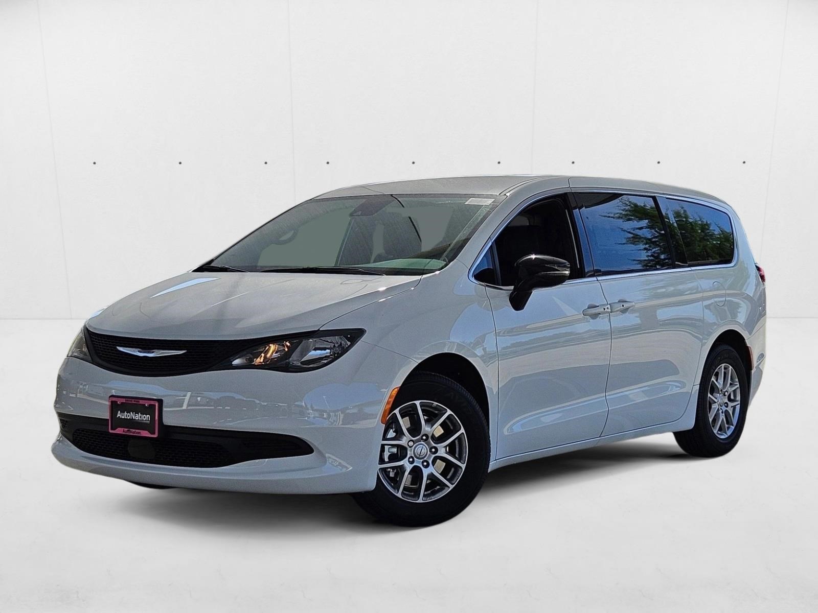 2025 Chrysler Voyager LX's photo