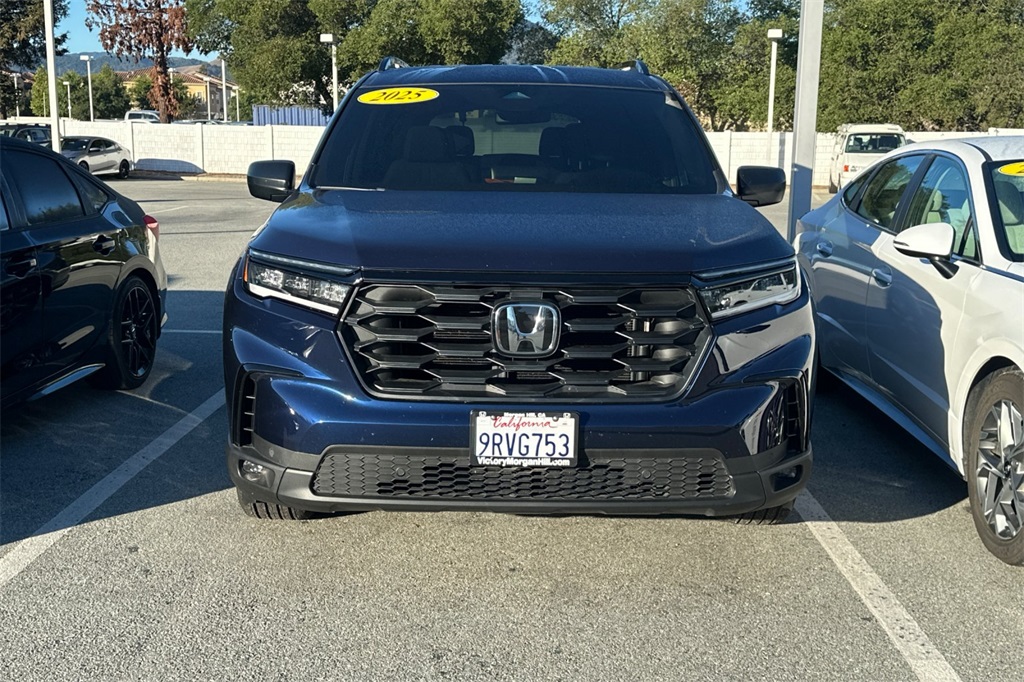 2025 Honda Pilot Sport photo 2