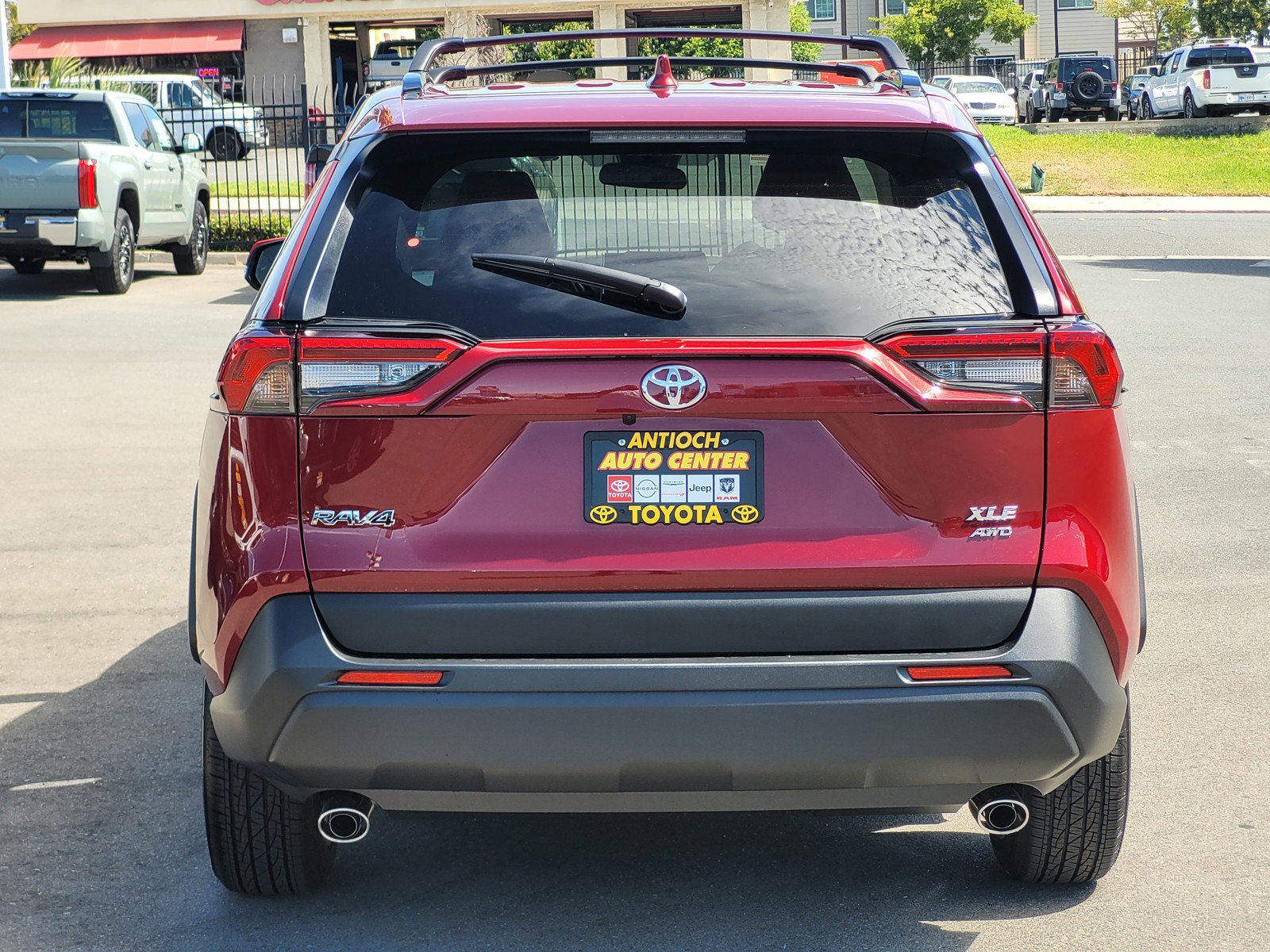 2025 Toyota RAV4 XLE photo 3