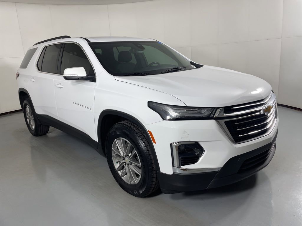 2023 Chevrolet Traverse Cloth photo 2