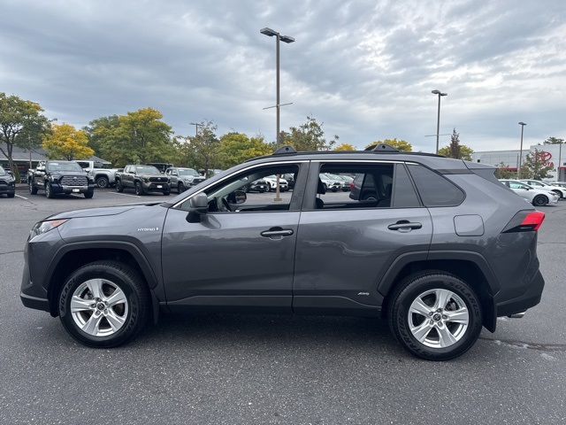 2021 Toyota RAV4 Hybrid LE photo 4