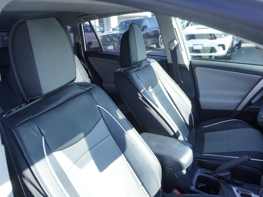 2018 Toyota RAV4 Hybrid XLE photo 21