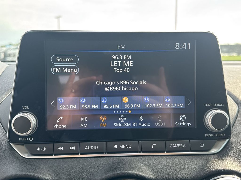 2024 Nissan Sentra SV photo 12