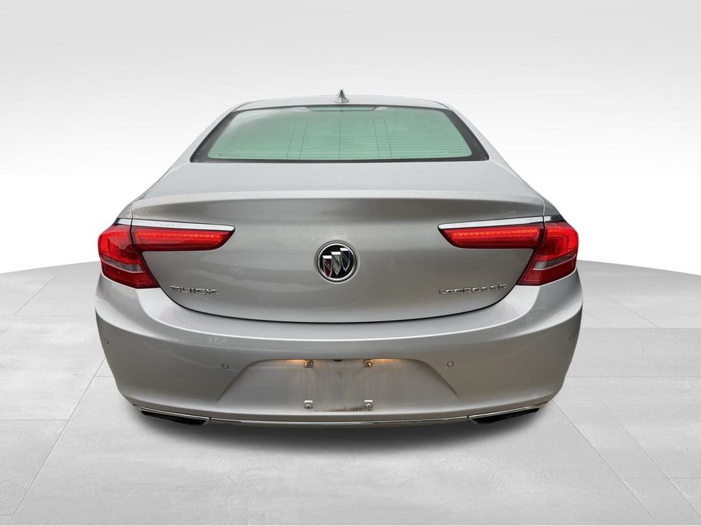 2017 Buick LaCrosse Essence photo 3