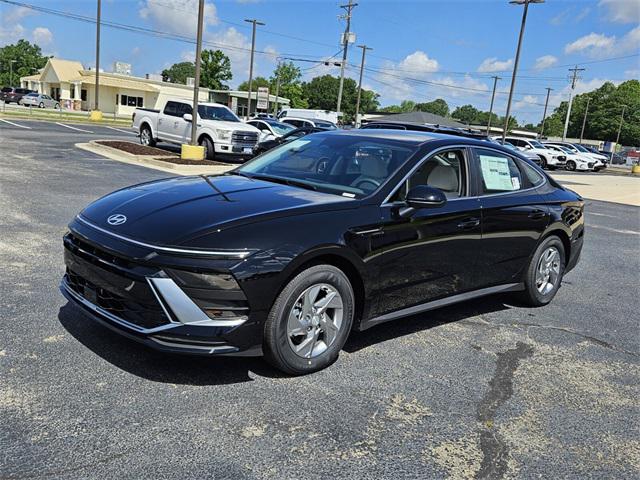 2025 Hyundai Sonata SE photo 3