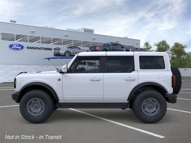 2025 Ford Bronco Outer Banks photo 3