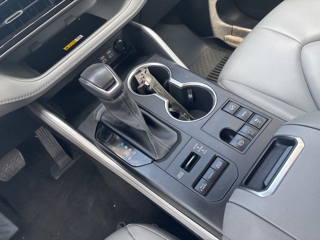 2023 Toyota Highlander Limited Platinum XLE XSE photo 23