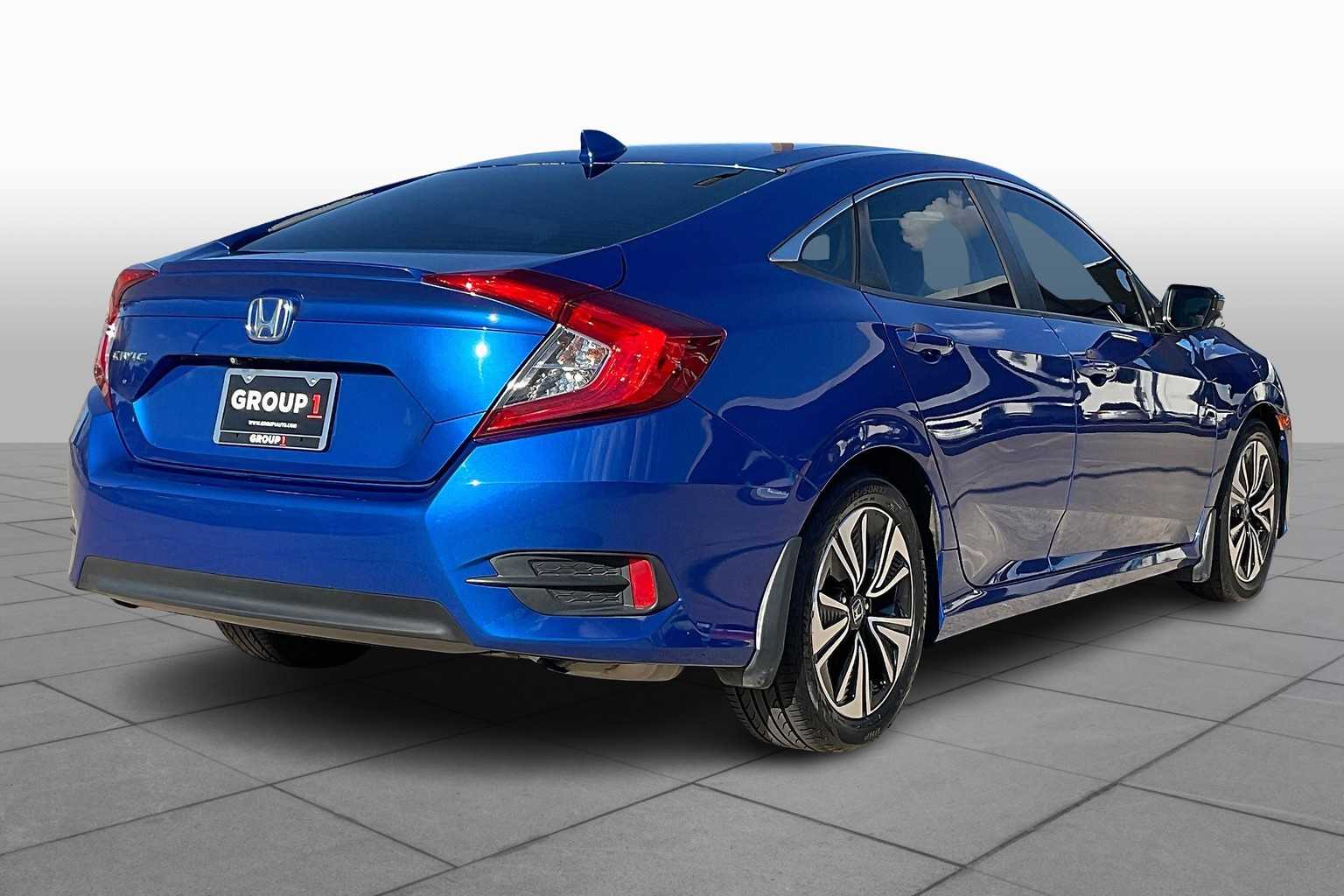 2017 Honda Civic EX-T photo 11