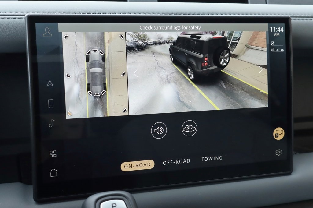 2025 Land Rover Defender 110 X-Dynamic SE photo 23