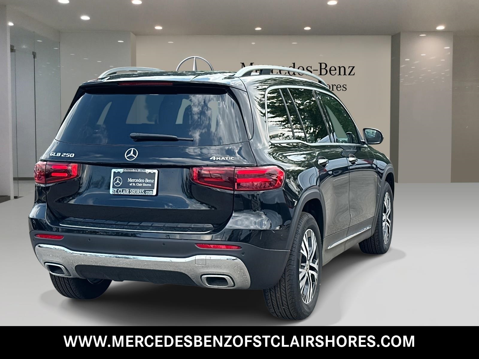 2025 Mercedes Benz GLB 250 4MATIC photo 4