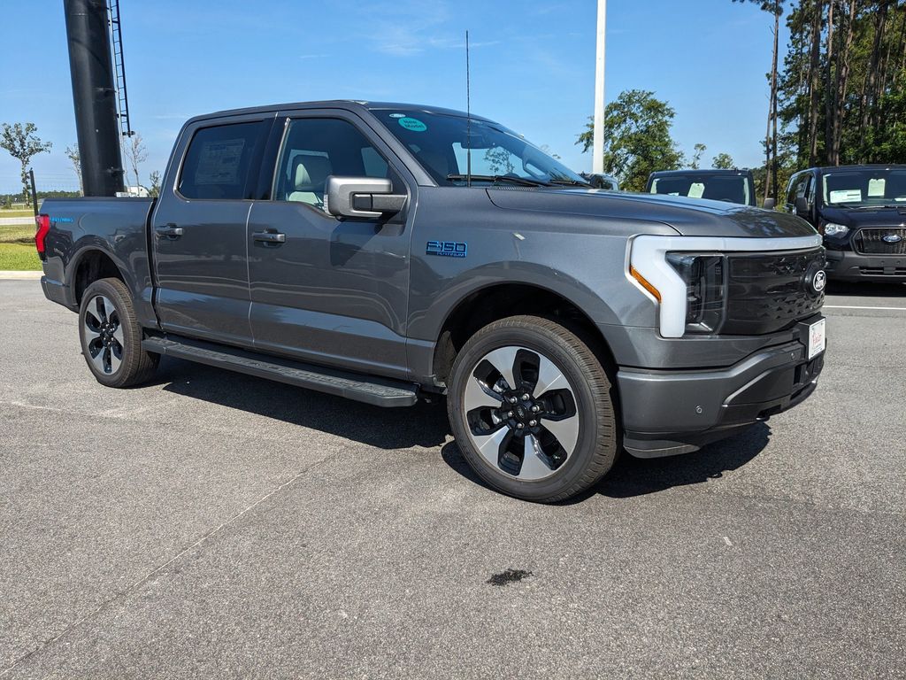 2025 Ford F-150 Lightning Platinum photo 2