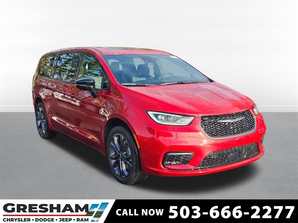 2026 Chrysler Pacifica Select's photo