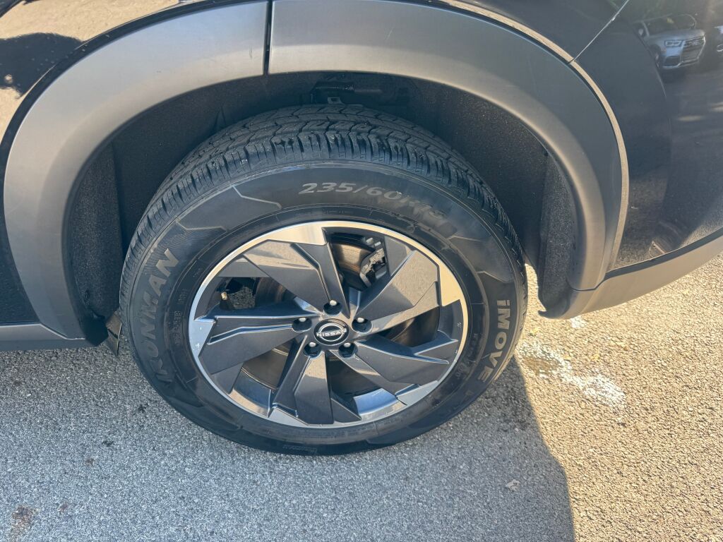2024 Nissan Rogue SV photo 25