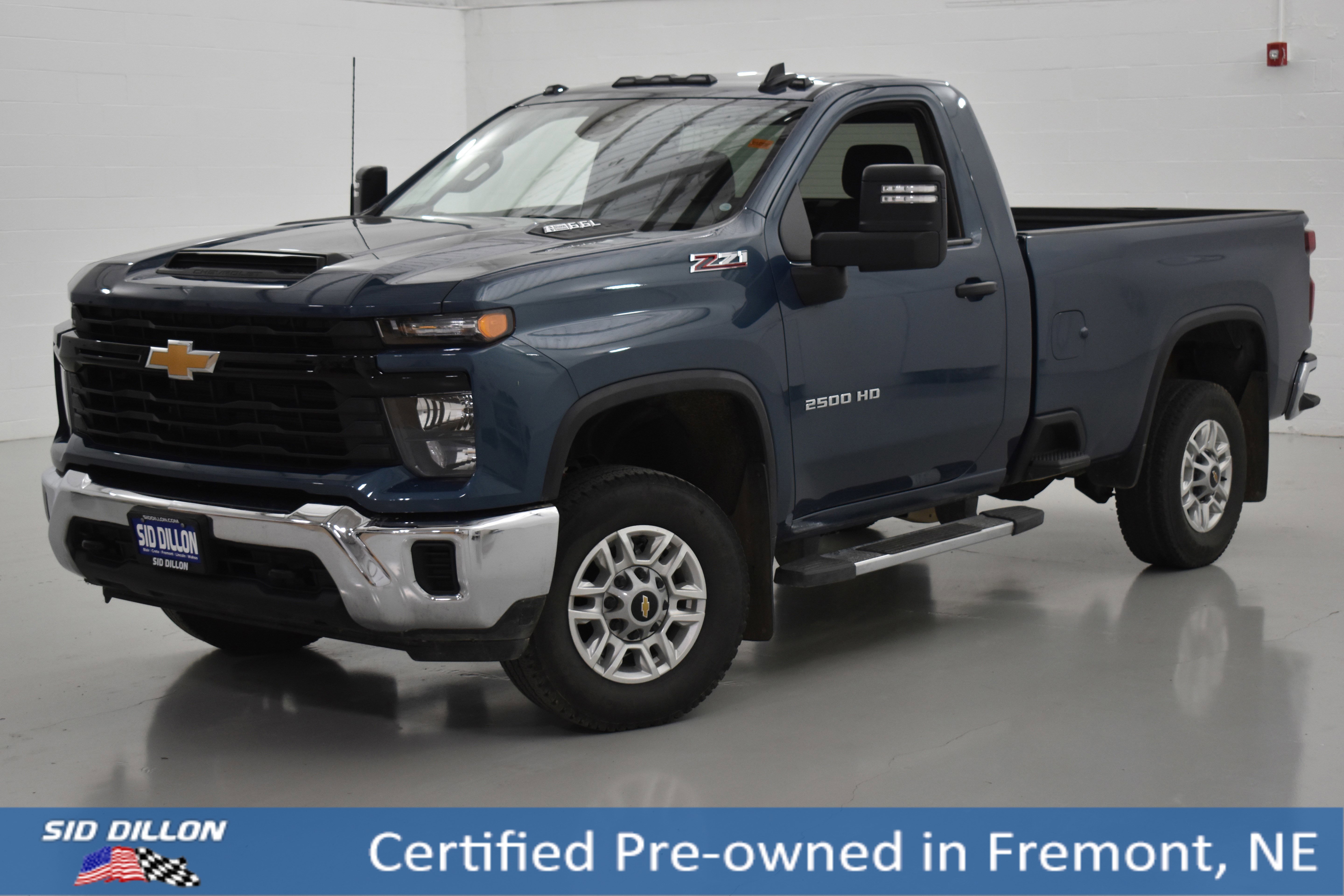 2025 Chevrolet Silverado HD WT's photo