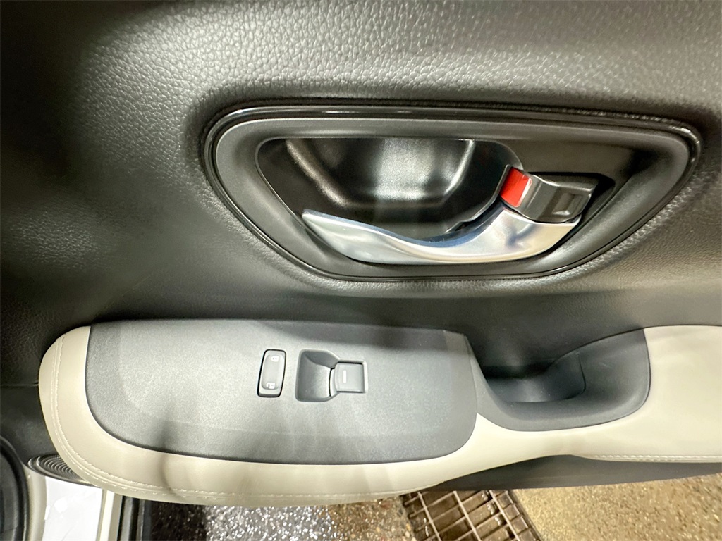 2025 Honda HR-V LX photo 28