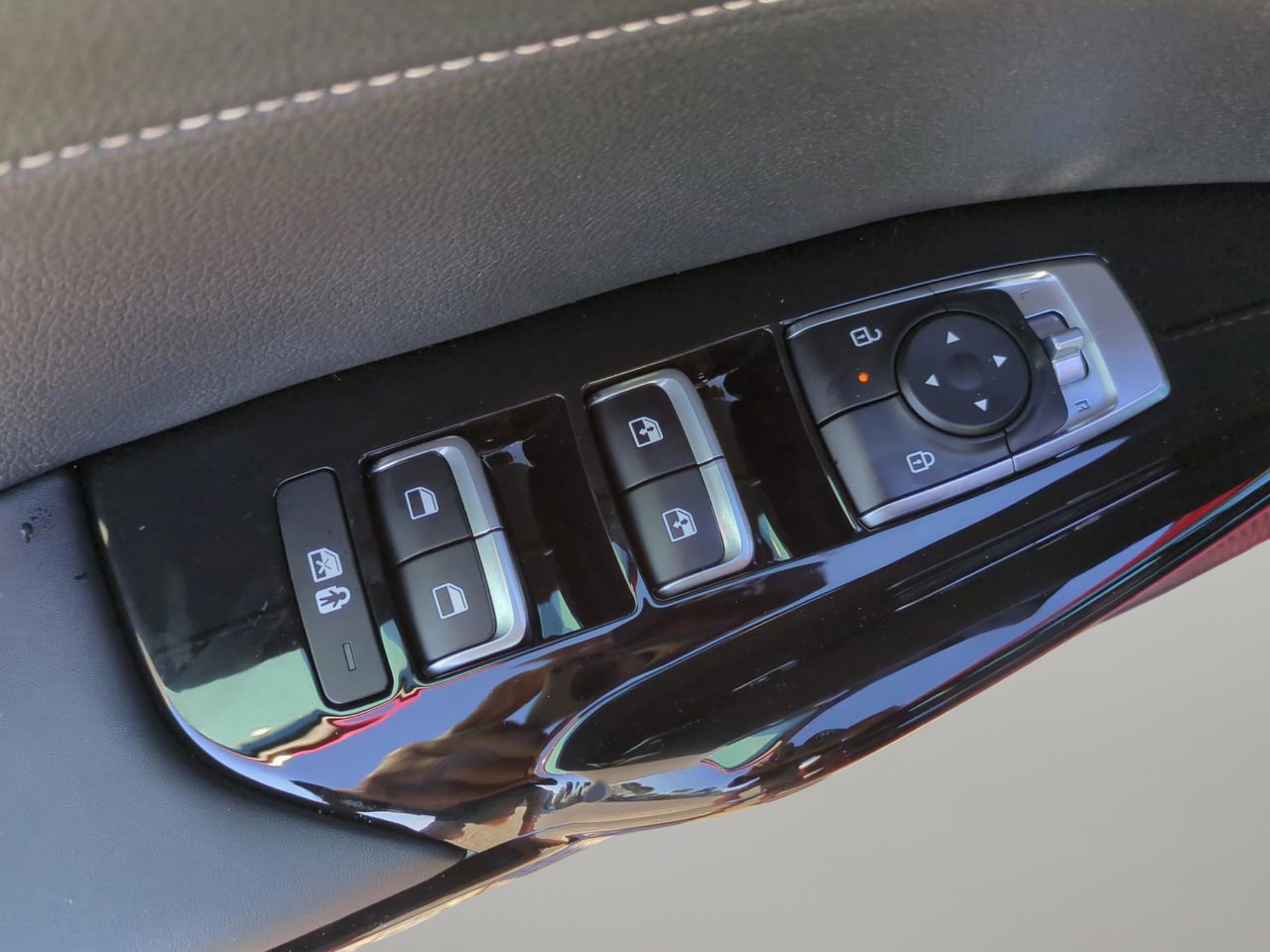 2025 Kia K5 GT-Line photo 26