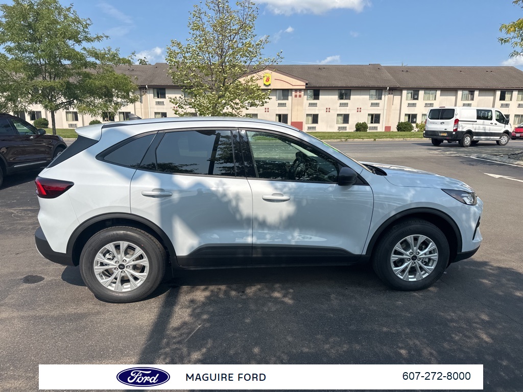 2025 Ford Escape Active photo 2
