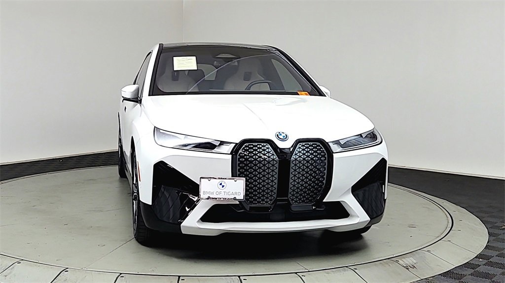 Used 2022 BMW iX Base with VIN WB523CF05NCK69251 for sale in Tigard, OR