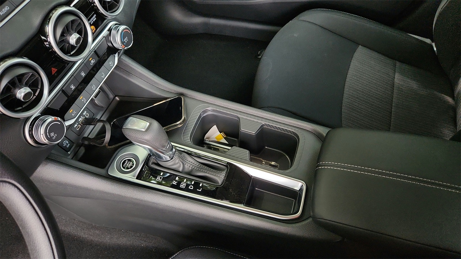 2025 Nissan Sentra SV photo 16