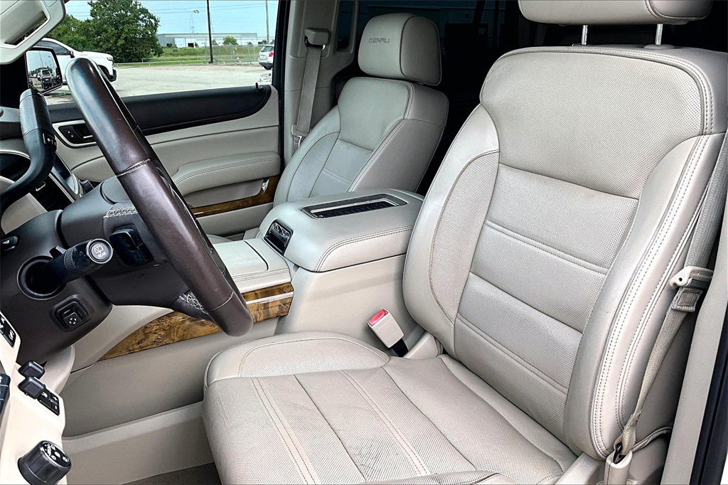 2017 Gmc Yukon Denali photo 18