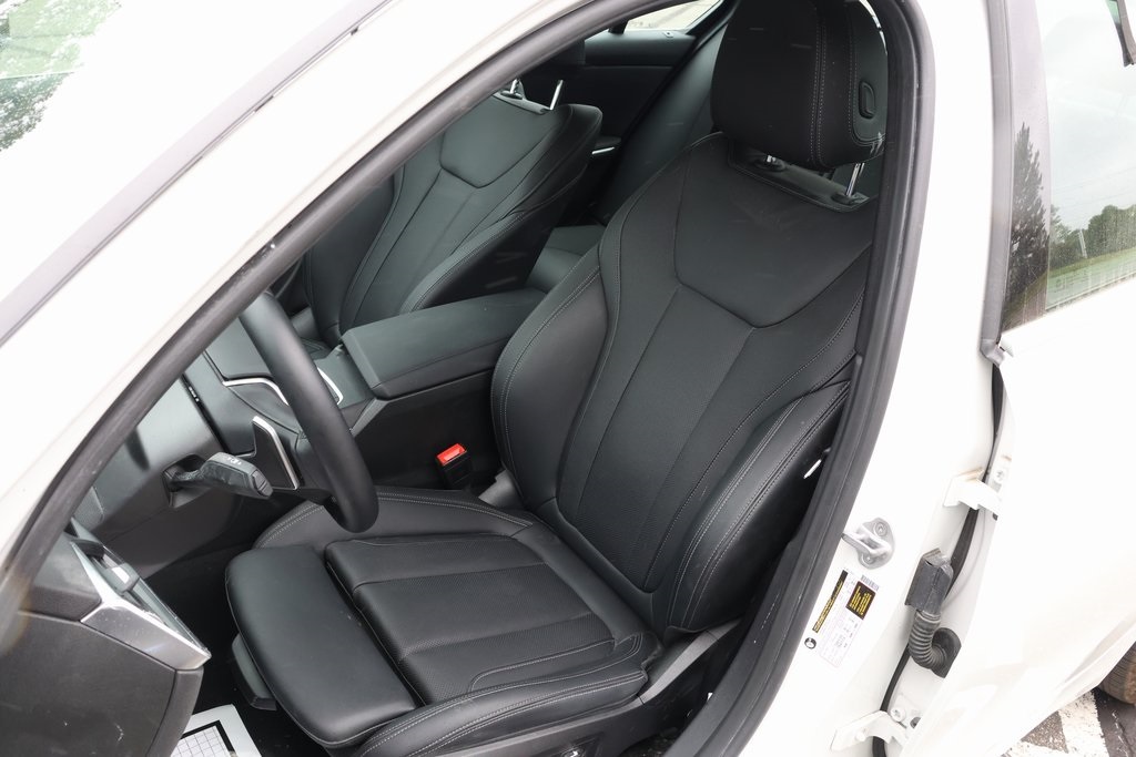 2024 Bmw 330i photo 14