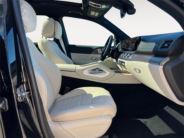 2025 Mercedes Benz GLS 450 4MATIC photo 15