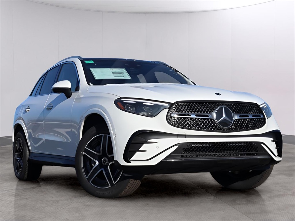 2026 Mercedes-Benz GLC Base's photo