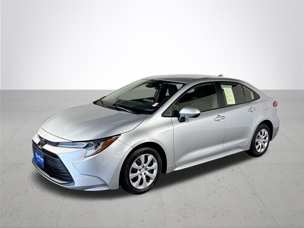 2023 Toyota Corolla LE photo 2