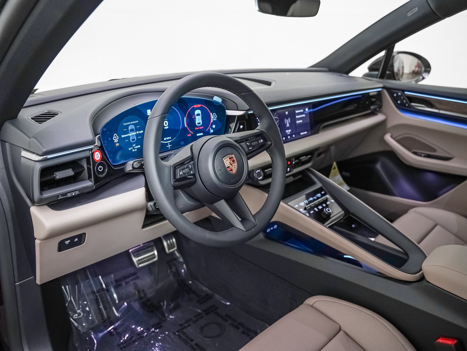 2025 Porsche Macan Electric photo 2