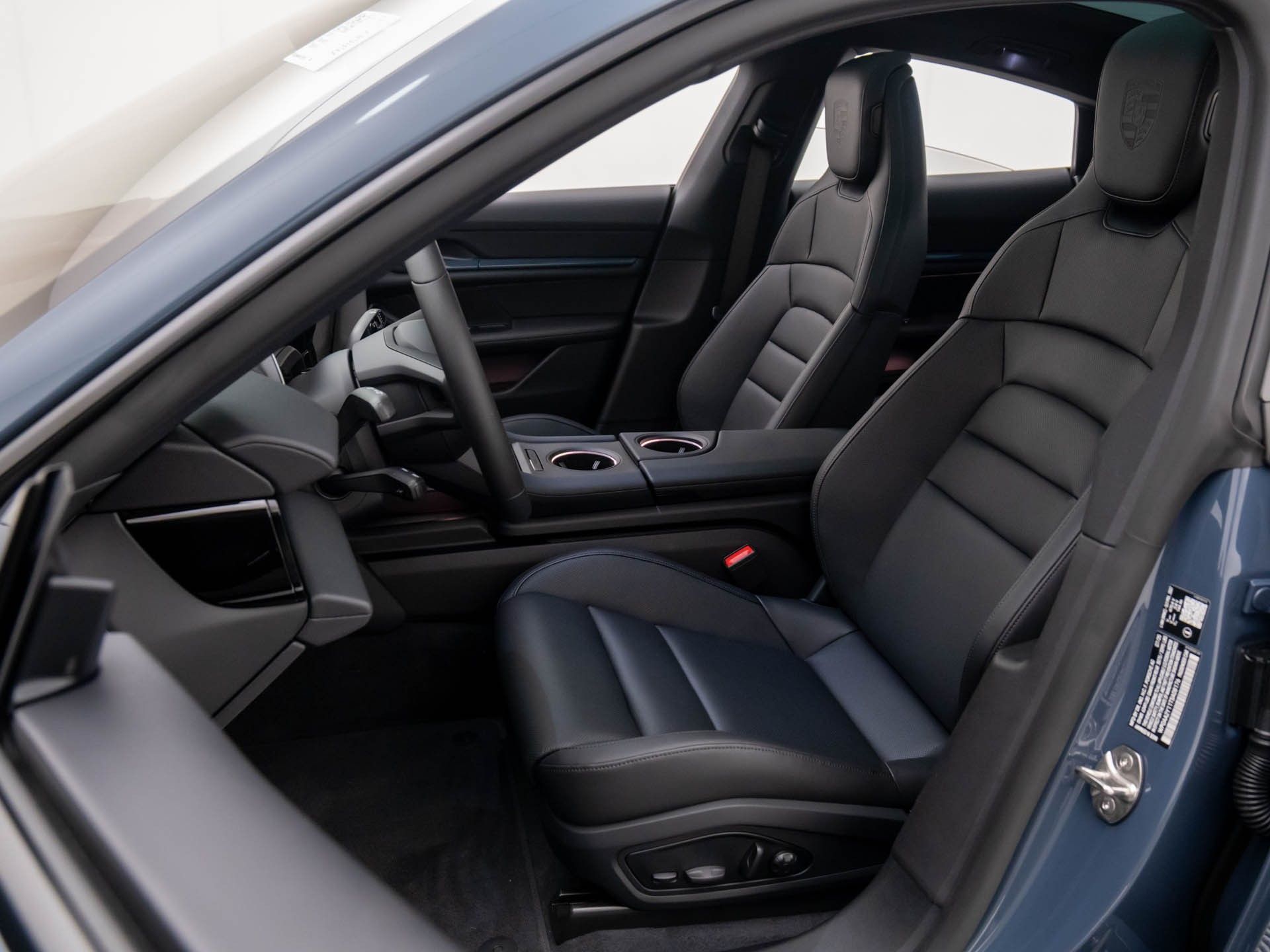 2026 Porsche Taycan 4 photo 5