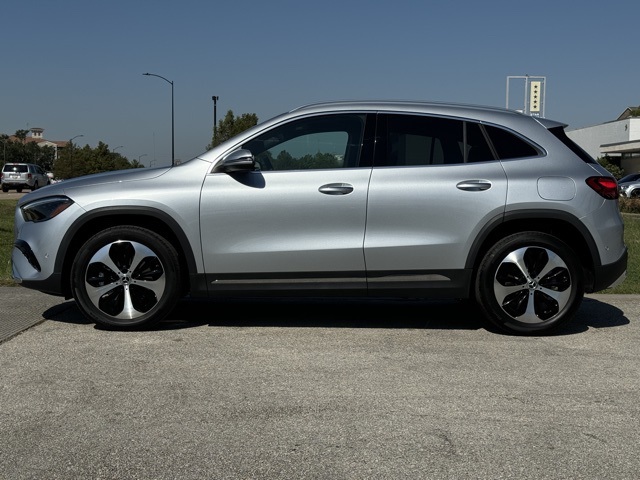 2025 Mercedes Benz GLA 250 photo 3
