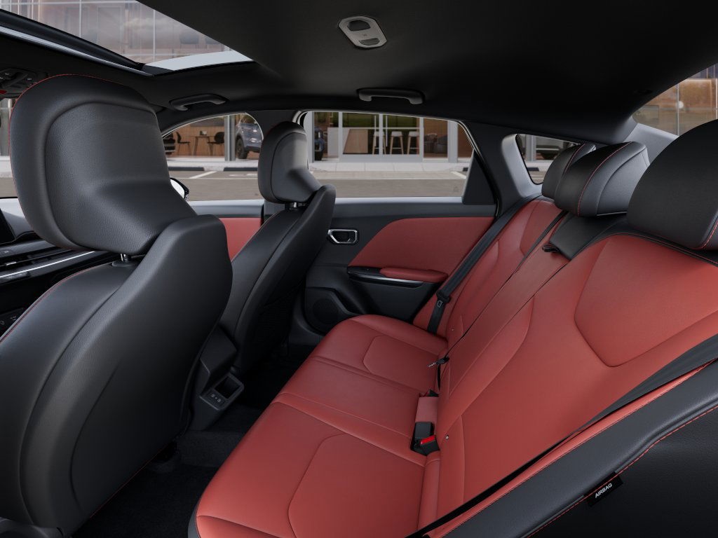 2025 Kia K4 GT-Line photo 18