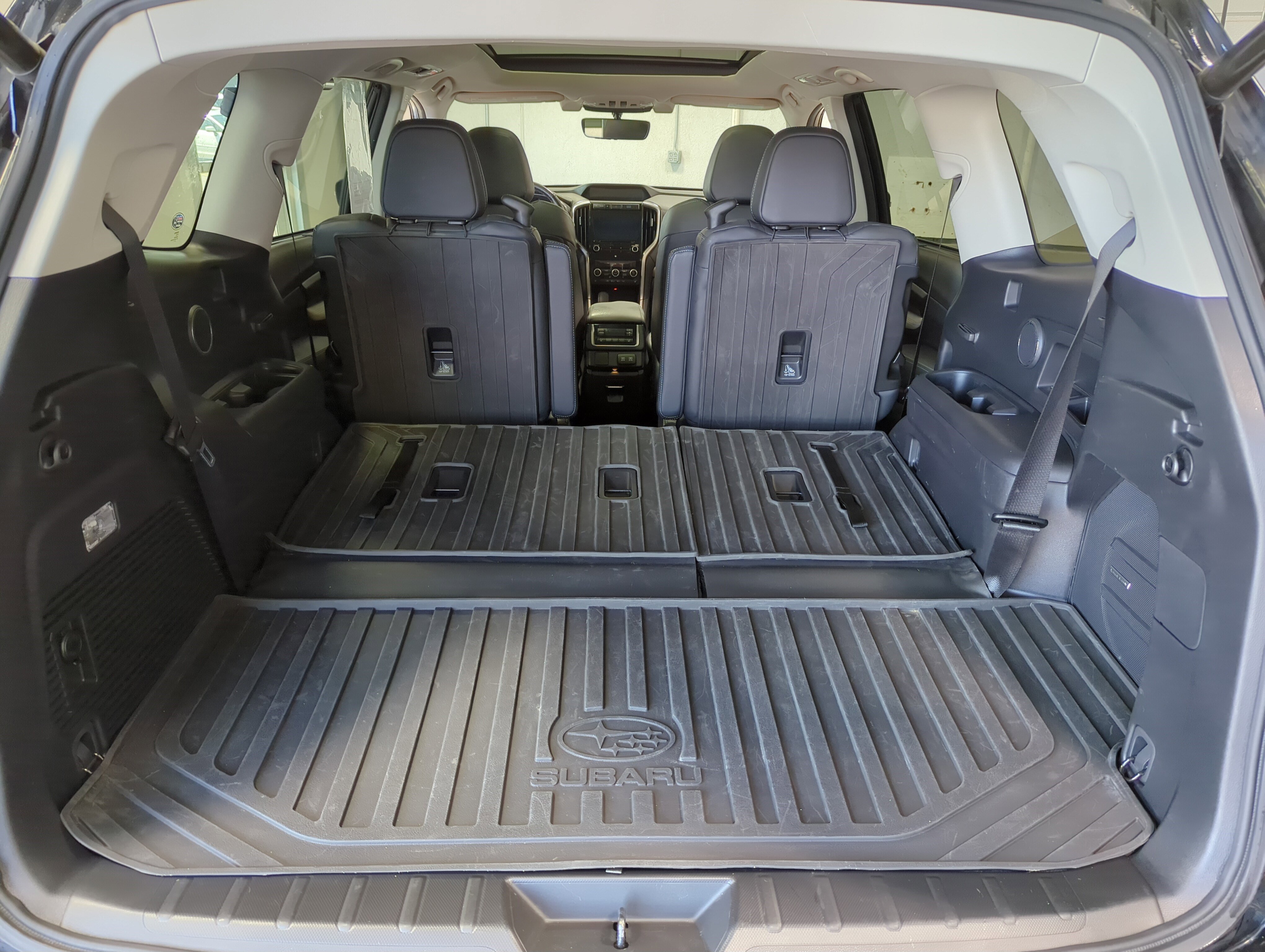 2022 Subaru Ascent Limited photo 12
