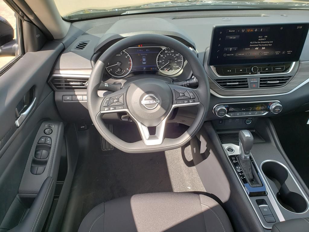 2025 Nissan Altima SV Special Edition photo 9