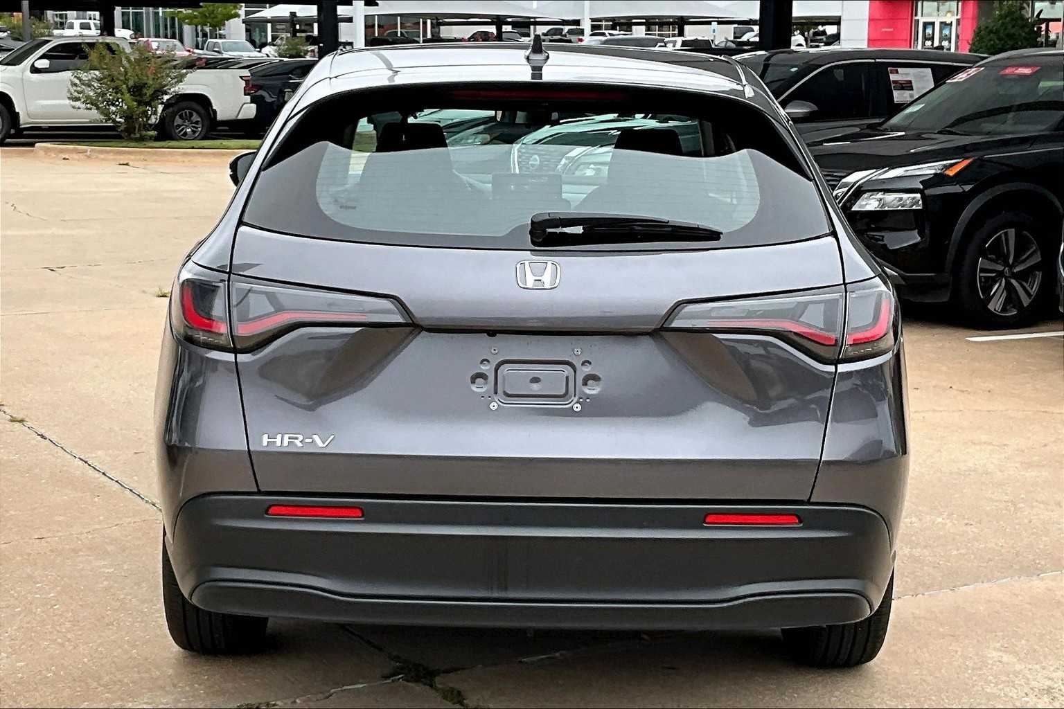 2025 Honda HR-V LX photo 4