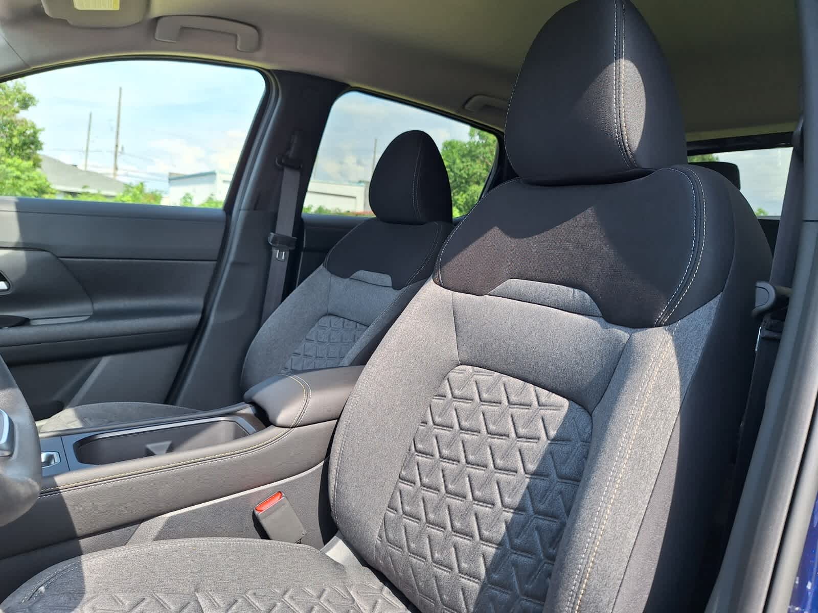2025 Nissan Kicks SV photo 11