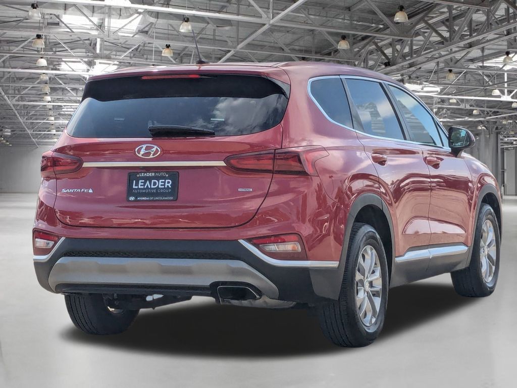 2019 Hyundai Santa Fe SE photo 2