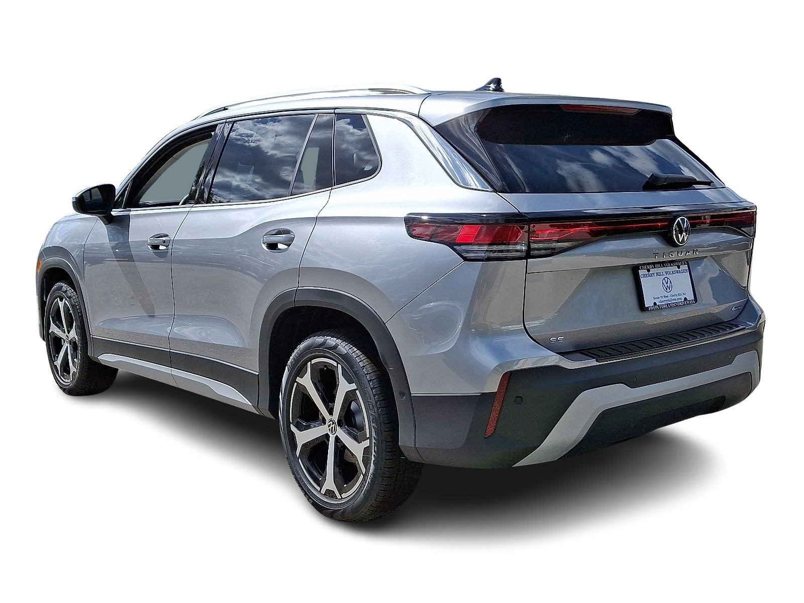 2025 Volkswagen Tiguan SE photo 2