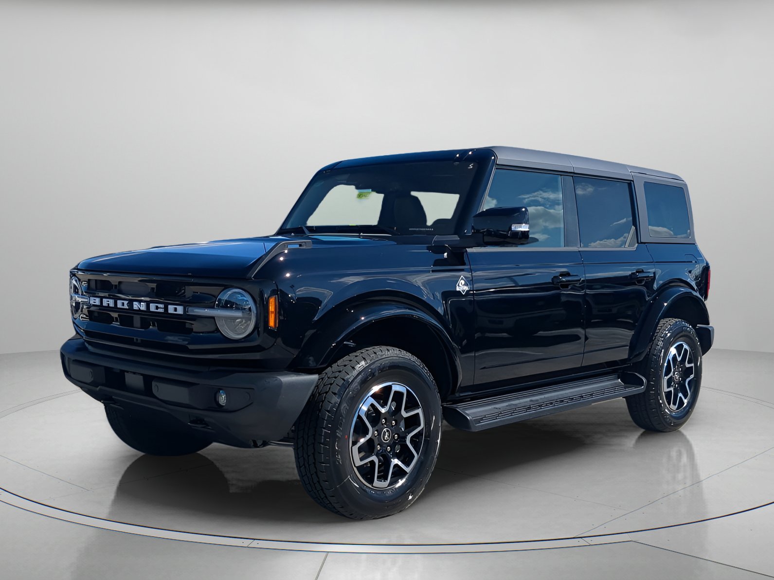 2025 Ford Bronco 4-Door Outer Banks's photo