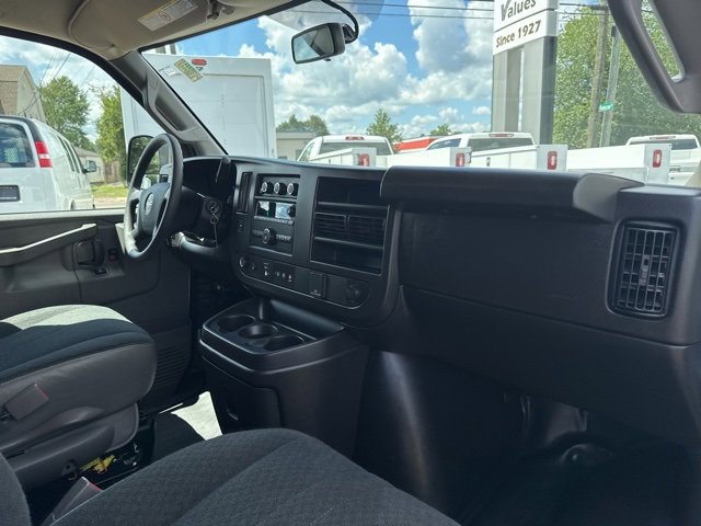 2023 Gmc Savana Cargo 2500 photo 15