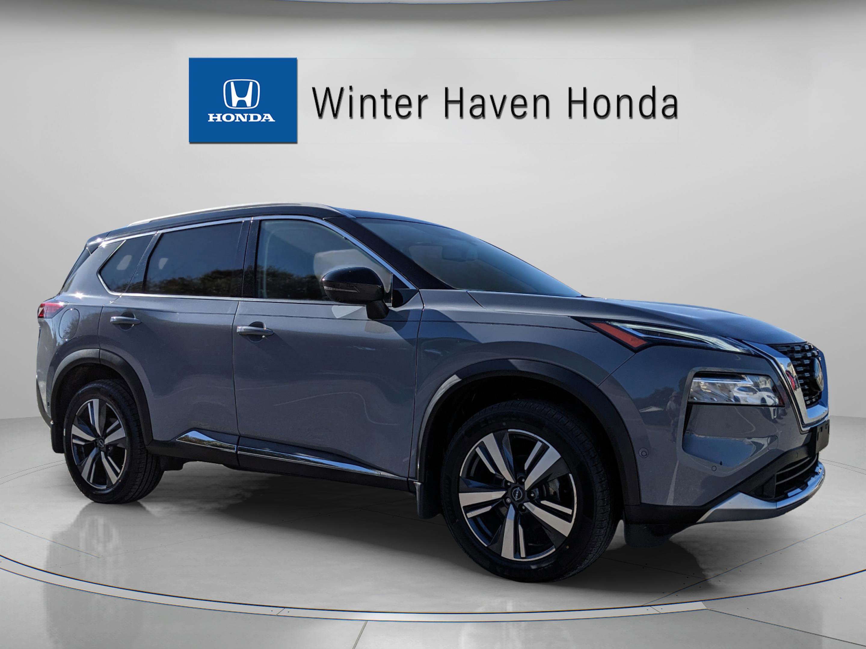 2023 Nissan Rogue Platinum's photo