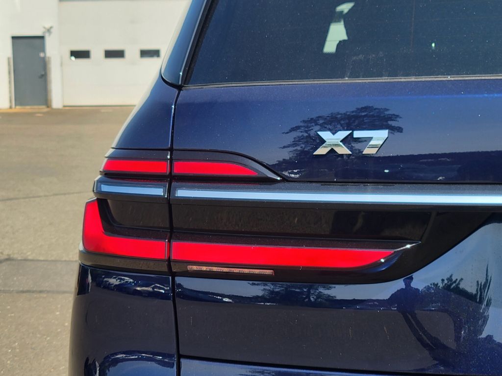 2026 Bmw X7 M60i photo 10