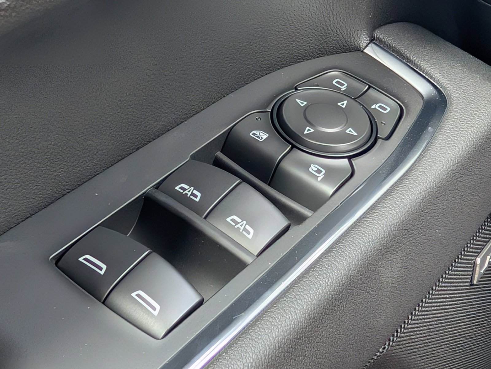 2025 Chevrolet Silverado 1500 LTZ photo 22