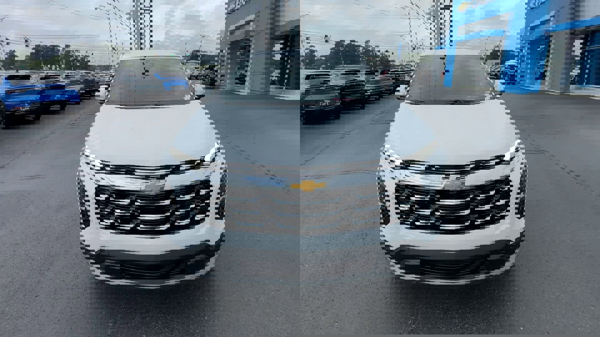 2026 Chevrolet Equinox LT photo 3