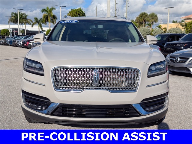 2019 Lincoln Nautilus Select photo 2