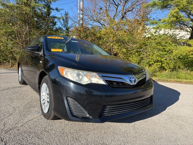 2014 Toyota Camry Hybrid LE photo 3